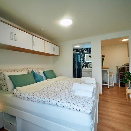 Apartment Fuer 2 Erwachsene Und 2 Kinder, Ausgestattet Mit Einem Weinkeller Und Einem Kleinen Hof - Self-Made Fruehstueck Inbegriffen Retz Exteriör bild