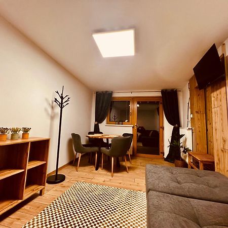 Apartment Fuer 2 Erwachsene Und 2 Kinder, Ausgestattet Mit Einem Weinkeller Und Einem Kleinen Hof - Self-Made Fruehstueck Inbegriffen Retz Exteriör bild