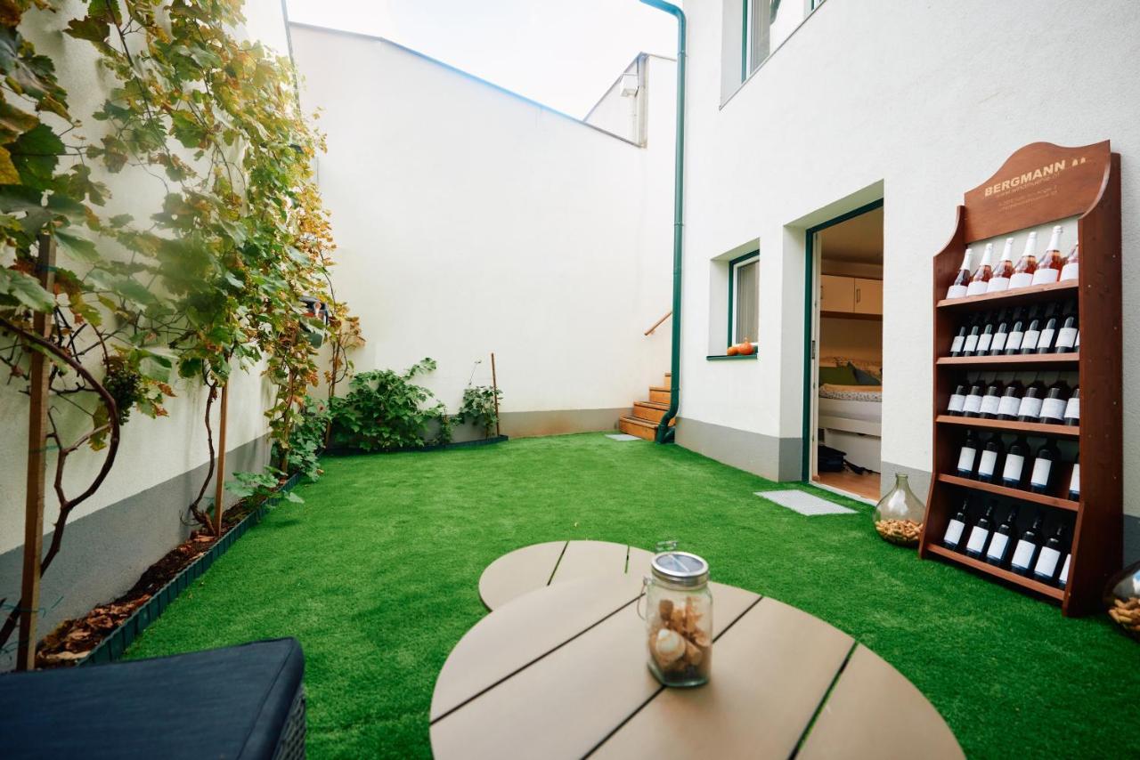 Apartment Fuer 2 Erwachsene Und 2 Kinder, Ausgestattet Mit Einem Weinkeller Und Einem Kleinen Hof - Self-Made Fruehstueck Inbegriffen Retz Exteriör bild