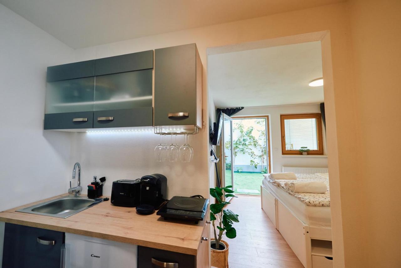 Apartment Fuer 2 Erwachsene Und 2 Kinder, Ausgestattet Mit Einem Weinkeller Und Einem Kleinen Hof - Self-Made Fruehstueck Inbegriffen Retz Exteriör bild