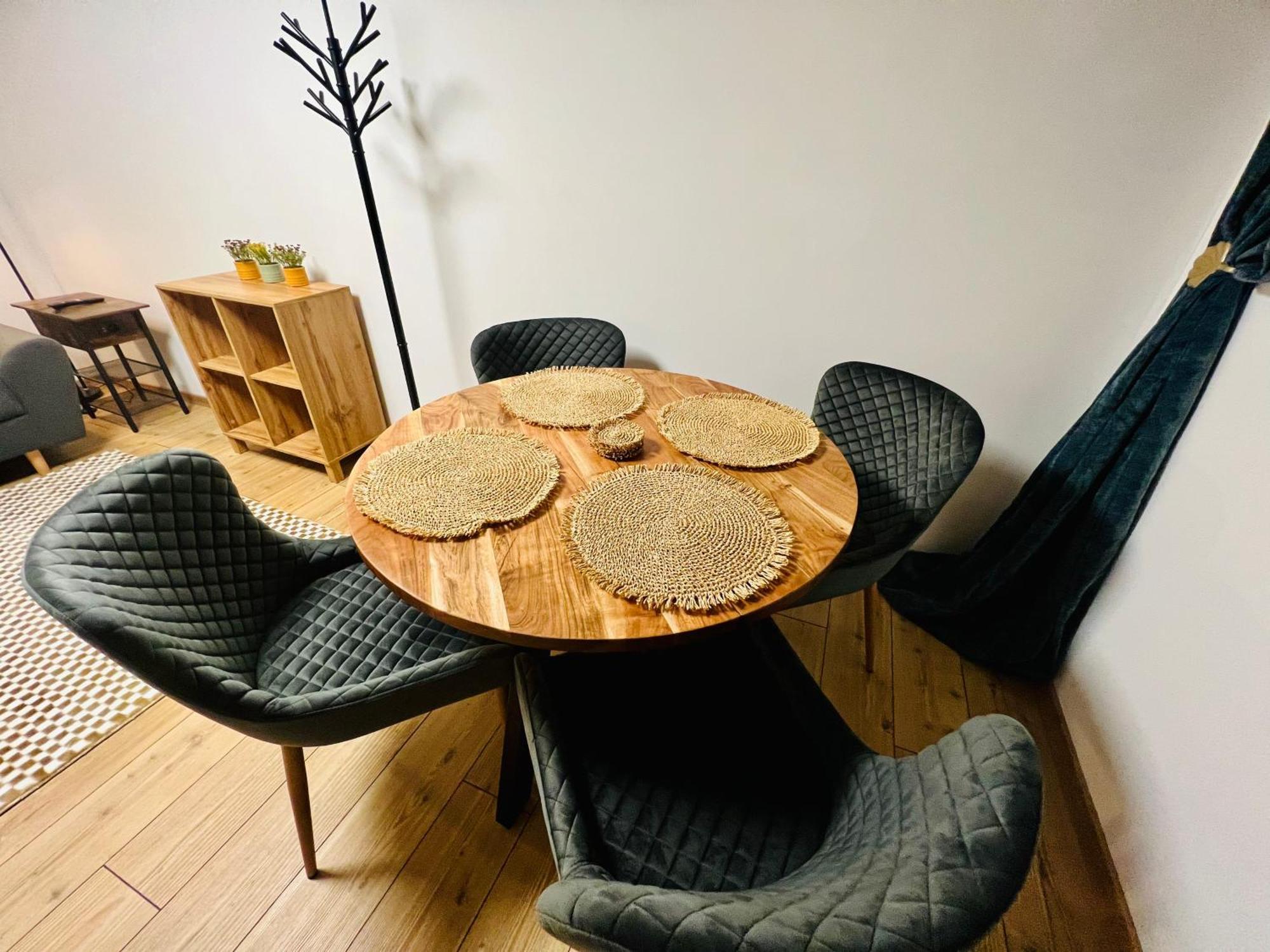 Apartment Fuer 2 Erwachsene Und 2 Kinder, Ausgestattet Mit Einem Weinkeller Und Einem Kleinen Hof - Self-Made Fruehstueck Inbegriffen Retz Exteriör bild